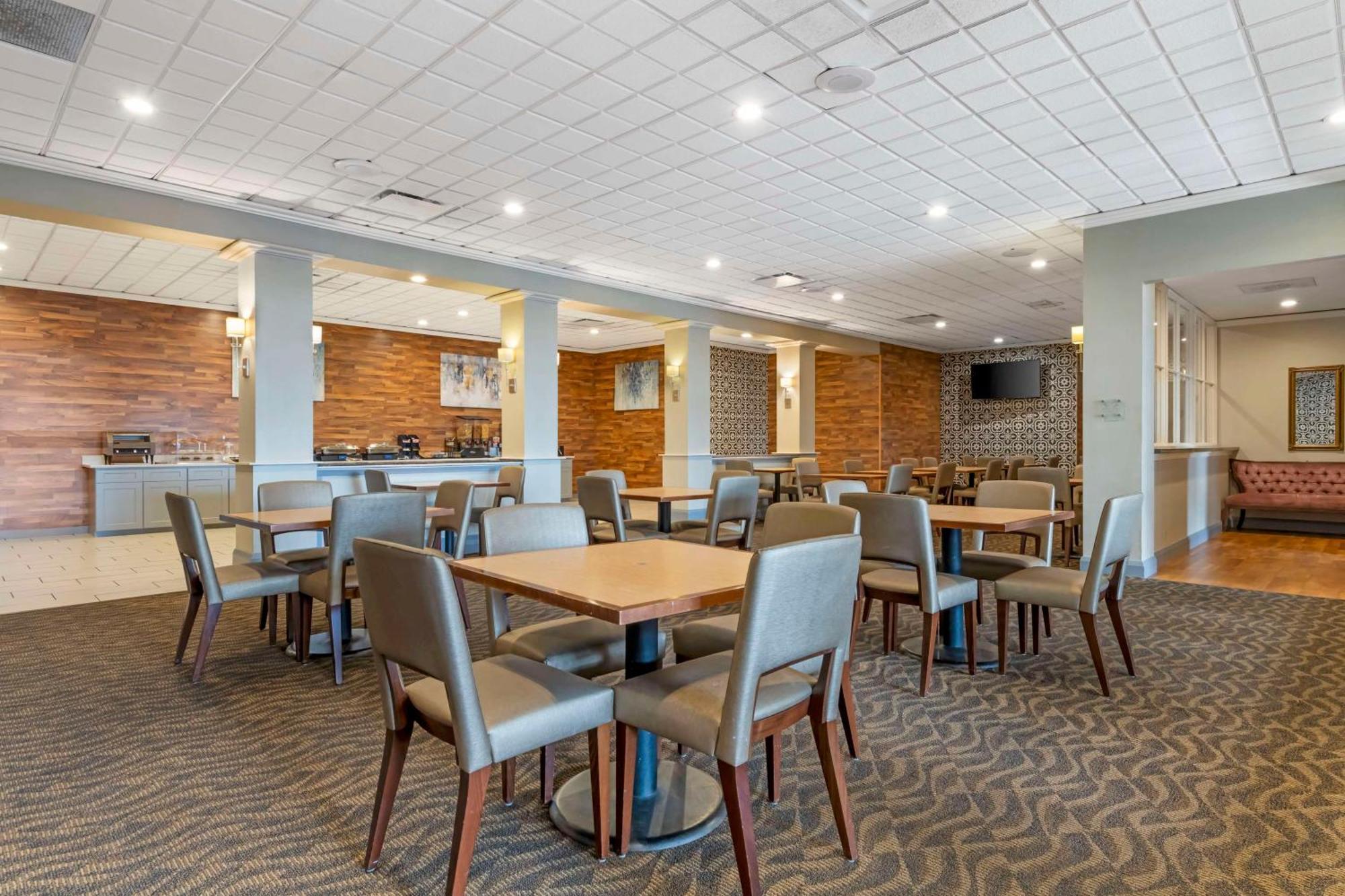 Brooklyn Center Hotel & Conference Center Extérieur photo