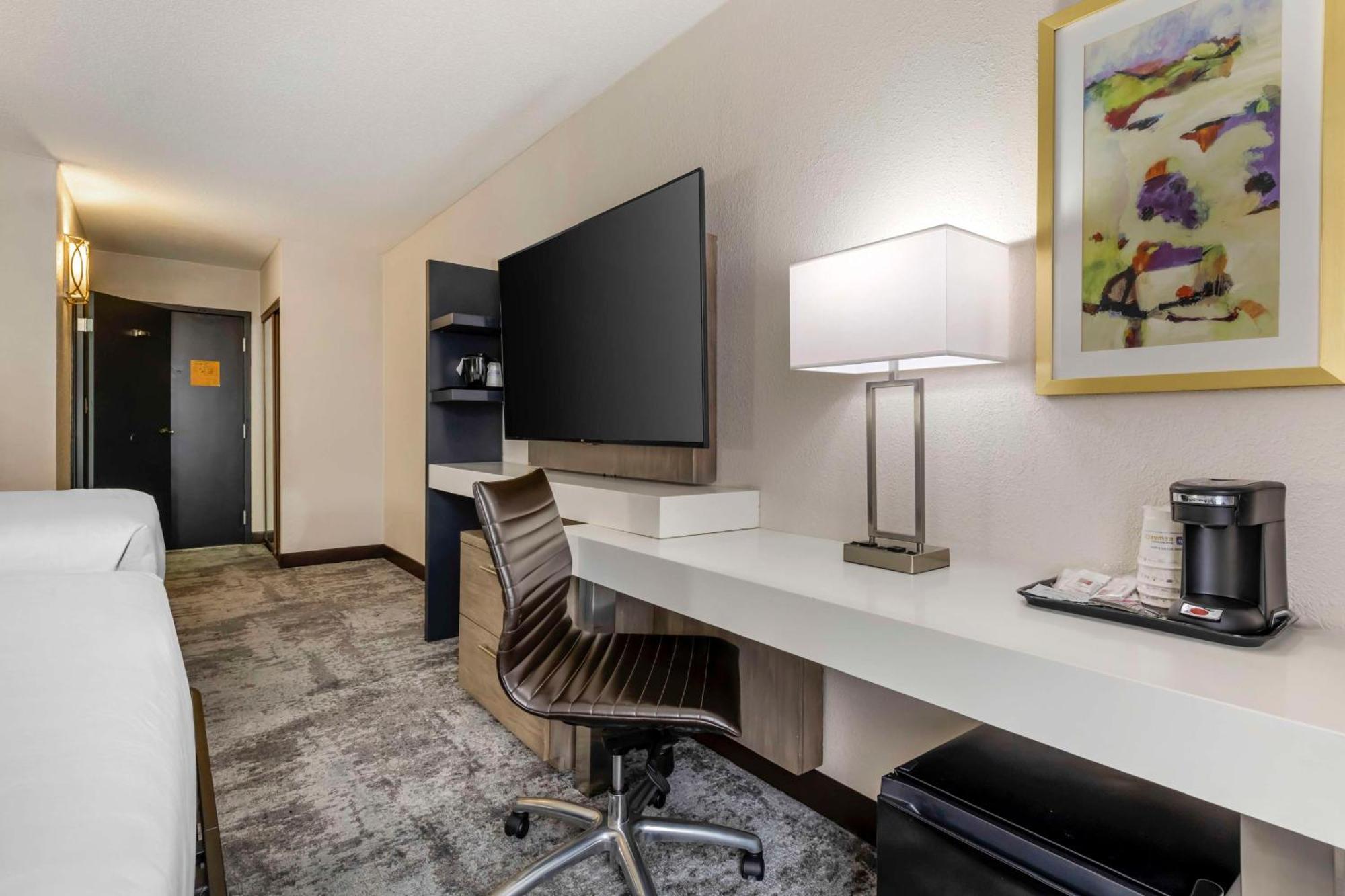 Brooklyn Center Hotel & Conference Center Extérieur photo