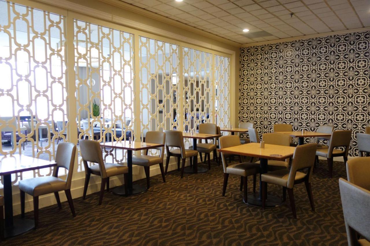 Brooklyn Center Hotel & Conference Center Extérieur photo